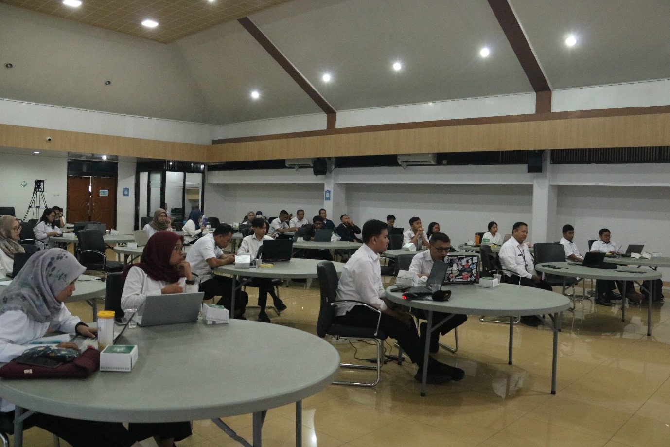Suasana peserta saat mengikuti kegiatan bimbingan teknis microsoft 365