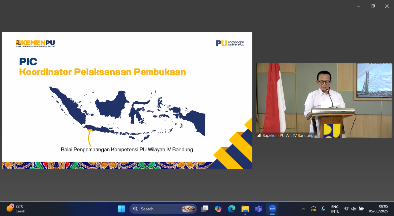 Kepala Balai Pengembangan Kompetensi PU Wilayah IV Bandung sebagai Koordinator Pelaksanaan Pembukaan menyampaikan Laporan Kegiatan