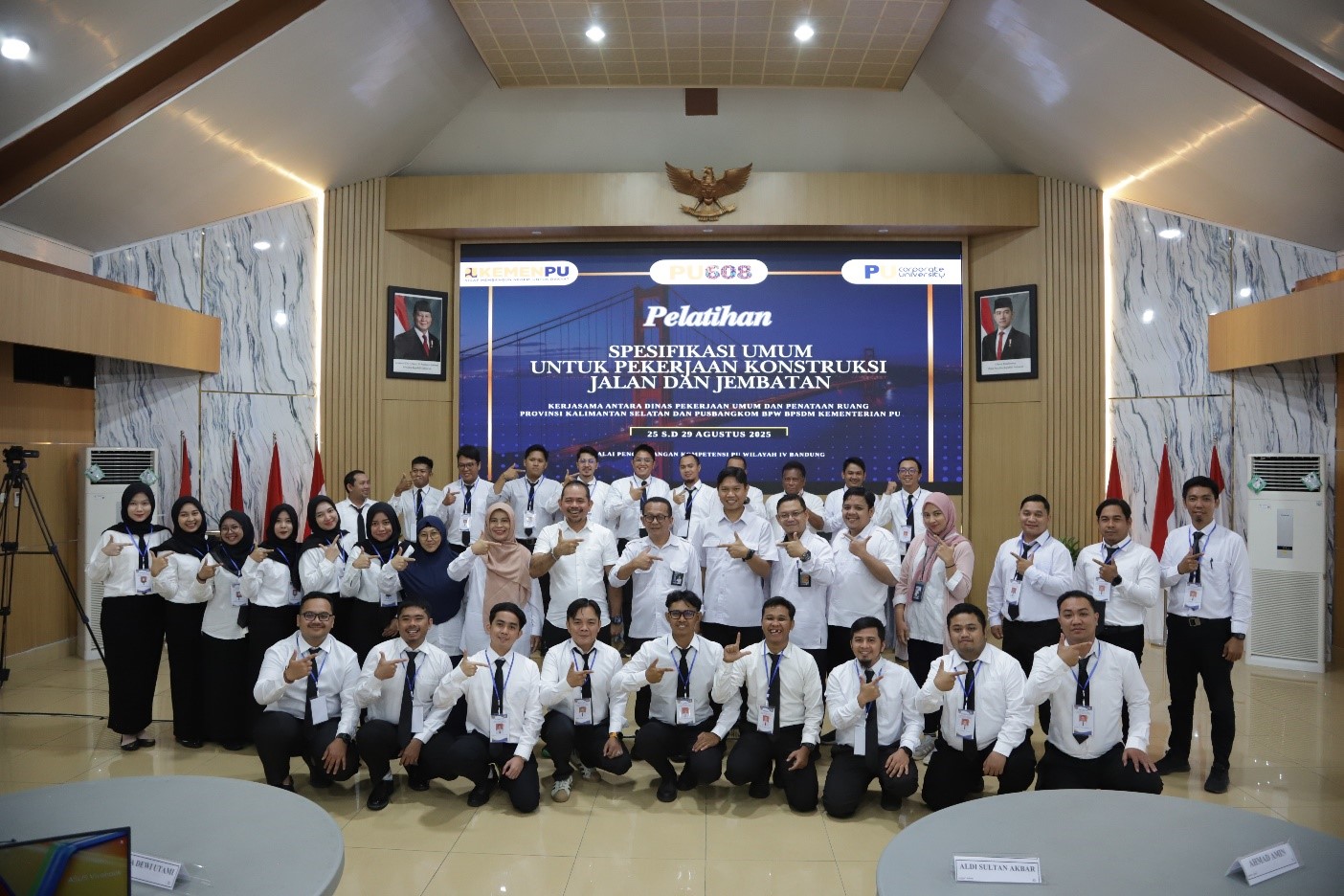 Foto Bersama Pelatihan Spesifikasi Umum untuk Pekerjaan Konstruksi Jalan & Jembatan