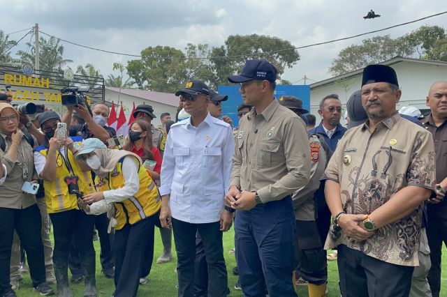 AHY Bersama Menteri PU Tinjau Lokasi Hunian Sementara Korban Banjir di Aceh