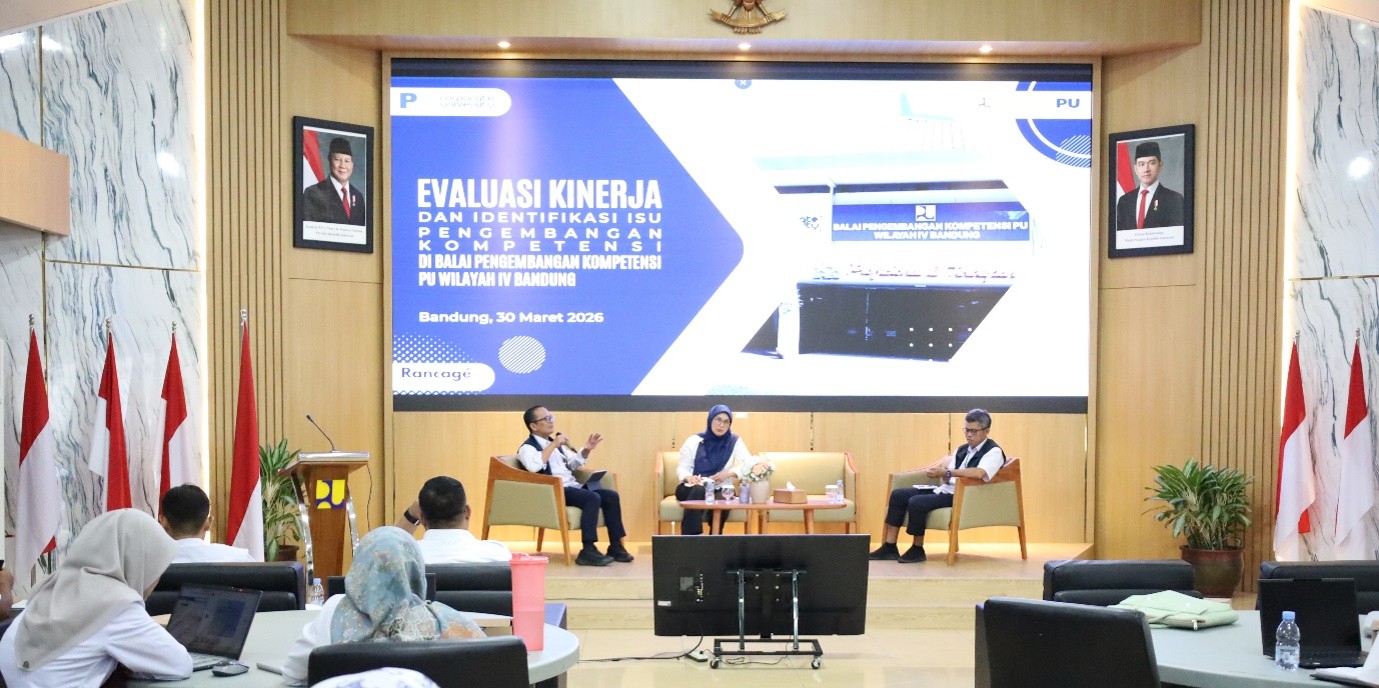 Sesi diskusi dan identifikasi pemetaan isu strategis Bapekom PU Wilayah IV Bandung