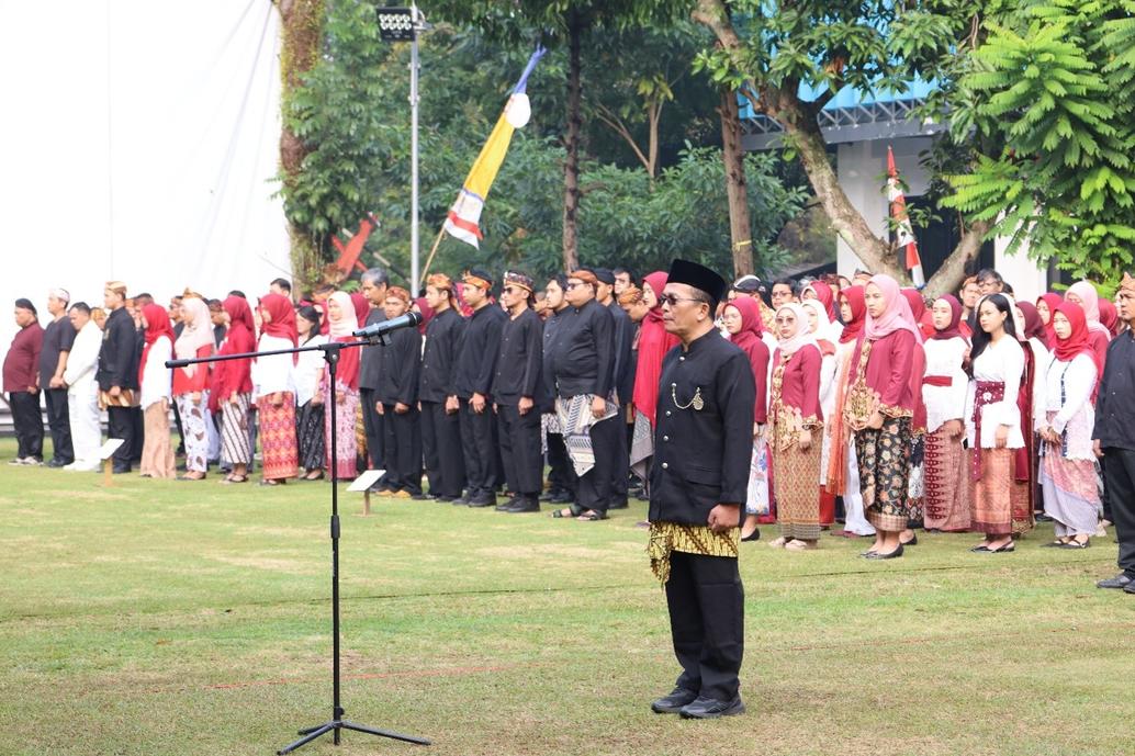 Kepala Bapekom PU Wilayah IV Bandung sebagai Pemimpin Upacara Peringatan HUT RI ke-81
