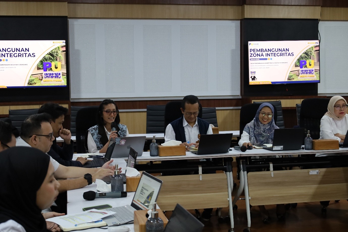 Tim Penilai Internal (TPI) Kementerian PU memberikan arahan pendampingan