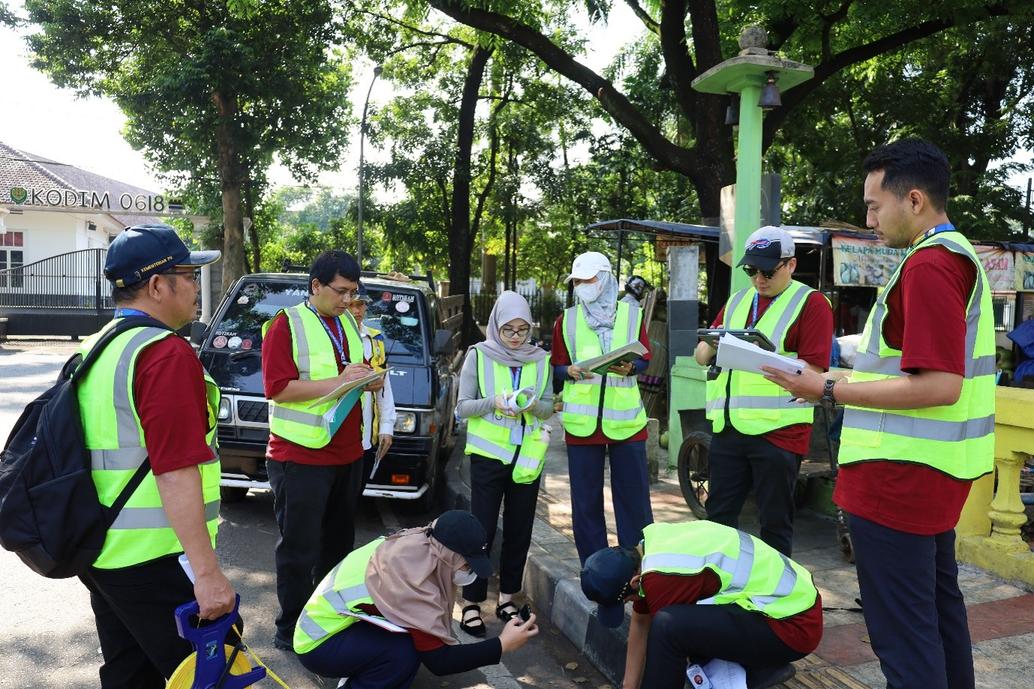 Peserta dalam sesi praktik lapangan