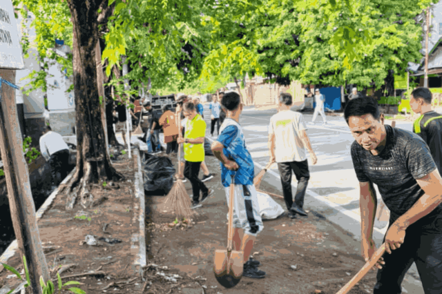 Bapekom PU Wil. VIII Makassar Gelar Jumat Kerja Bakti Wujudkan Lingkungan Kerja Bersih dan Nyaman