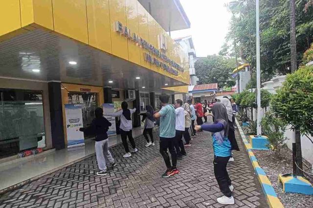 Semangat Pagi..! Pegawai Bapekom PU Wilayah VIII Makassar Senam Bersama Kepala Balai