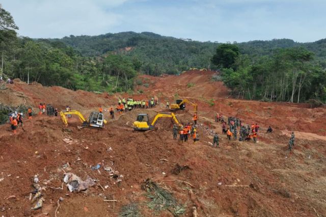 Menteri PU Tinjau Lokasi Longsor di Banjarnegara, Pastikan Penanganan Darurat Berjalan Optimal